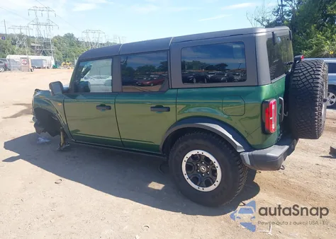 2023 Ford Bronco Badlands z USA, uszkodzony, nr VIN 1FMEE5DP6PLB92444